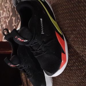 Kids sneakers size 10c